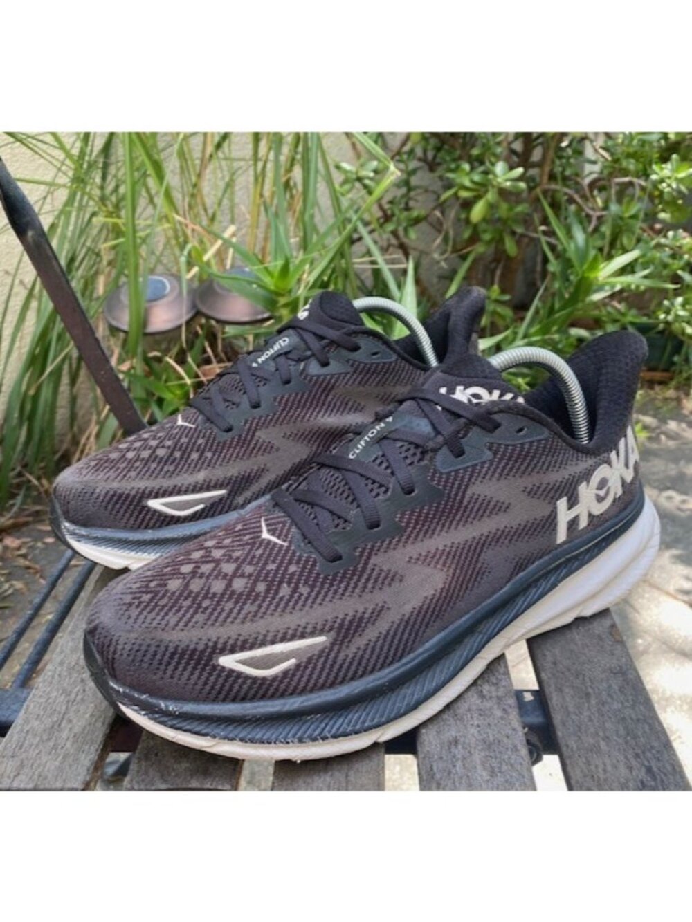 Hoka One One Clifton 9 Sneakers Women's 10.5B 1127896 BWHT Black Running Shoes